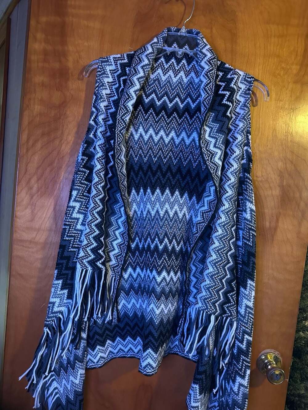 Women’s Black White Gray Chevron Knit Fringe Open Front Vest Wrap Poncho One Siz